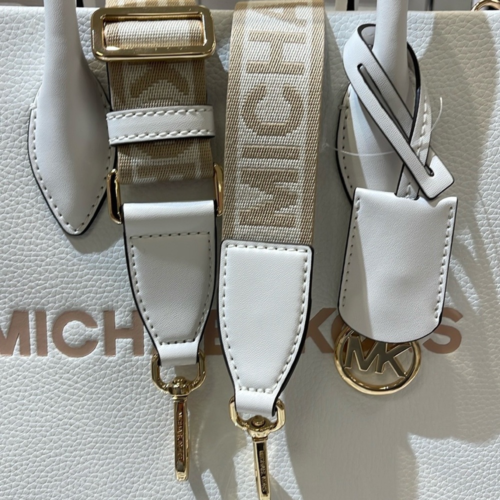 Michael Kors Mirella Medium East West Pebbled Leather Tote Shopper Bag MK EW
NWT - Picture 4 of 16